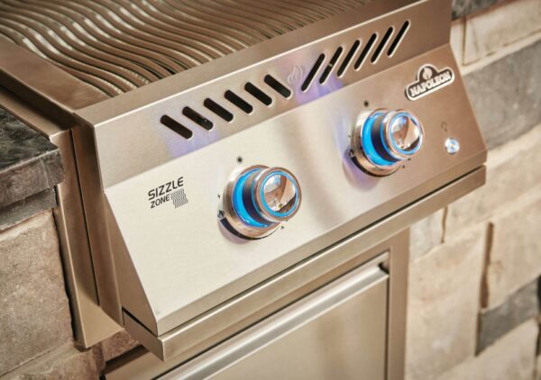 Napoleon 700-Series built-in SIZZLE ZONE™ large 18-inch