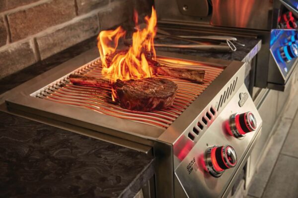 Napoleon 700-Series built-in SIZZLE ZONE™ large 18-inch