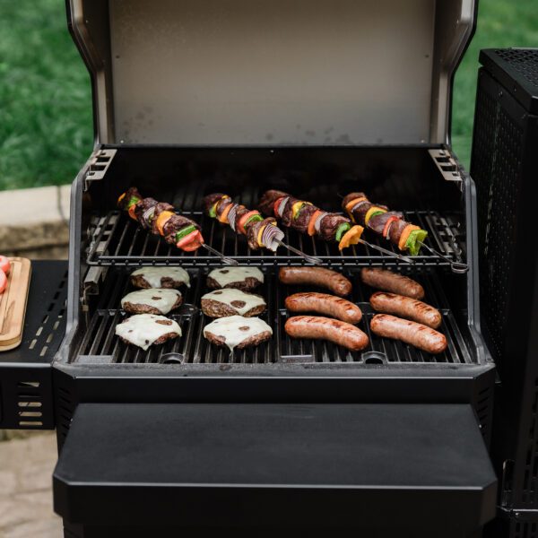 Masterbuilt Gravity Series 600 Digital Charcoal Grill & Smoker